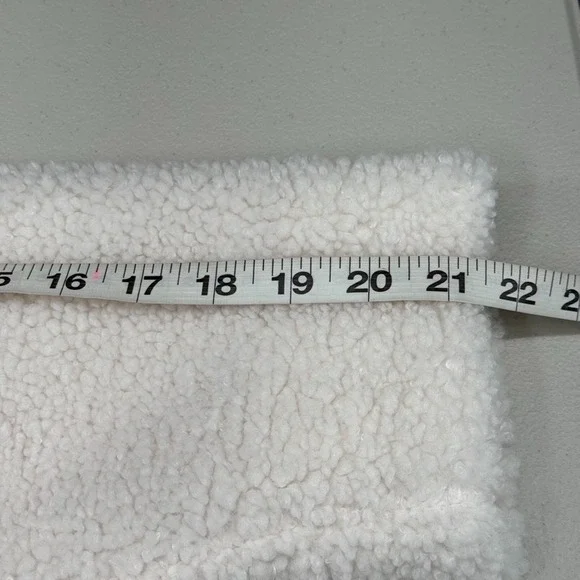 Vuori Lou Full Zip Jacket White Marshmallow Color Cozy Chic Fleece Sherpa M NEW - Picture 15 of 15